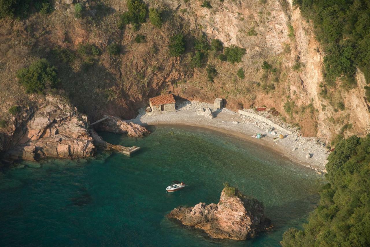Brand New Apartments Ilha Sveti Stefan Exterior foto
